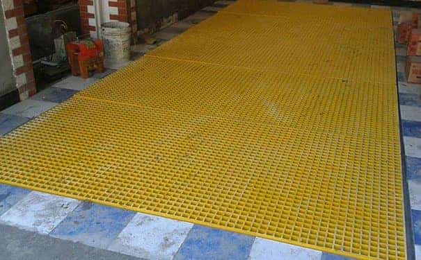 車(chē)間玻璃鋼<a href=http://www.mabangkuajing.com/geshan/45.html target=_blank class=infotextkey>格柵蓋板</a>用于平臺(tái)