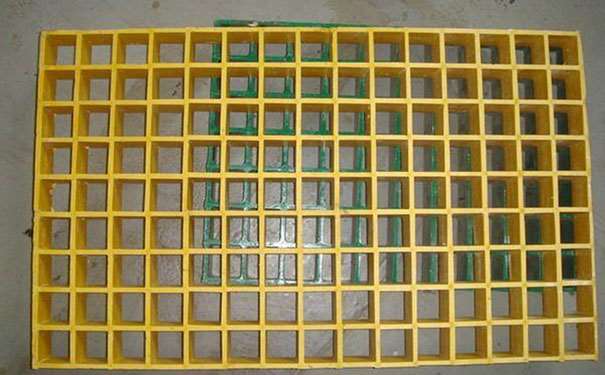 <a href=/geshan/44.html target=_blank class=infotextkey>玻璃鋼格柵板</a>拉擠成型機